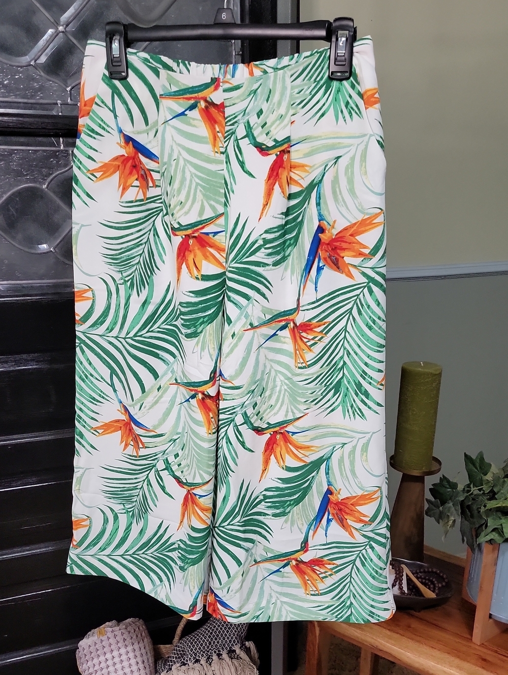 Davi & Dani NWT Medium Tropical Wide Leg Crop Pants Lined Pockets Elastic Waist